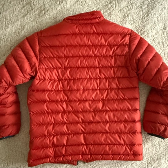 Patagonia Red Puffer Jacket with Quilted Design - Picture 3 of 8